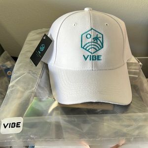 NWT Cute VIBE White Hat 🧢